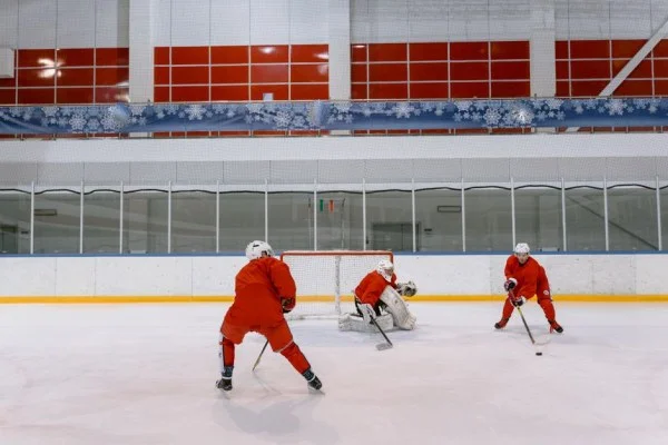 hockey team ice rink
